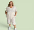 T-shirt met aparte open mouw en glitter tekst Plus size past to mt 58