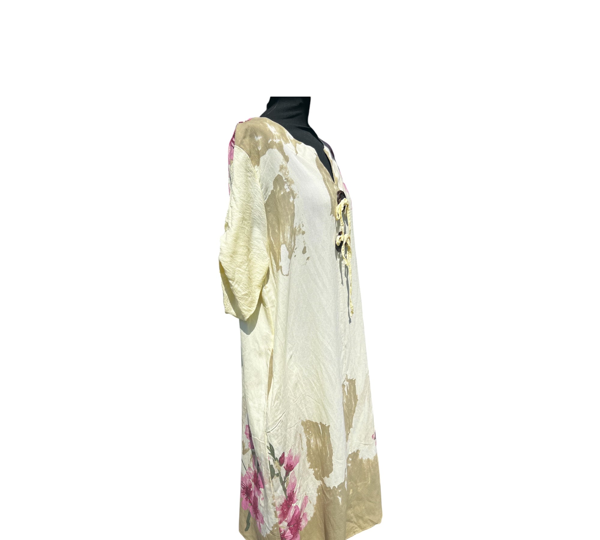 Linnen look jurk in zacht geel met bloemen motief One size past voor  46-48