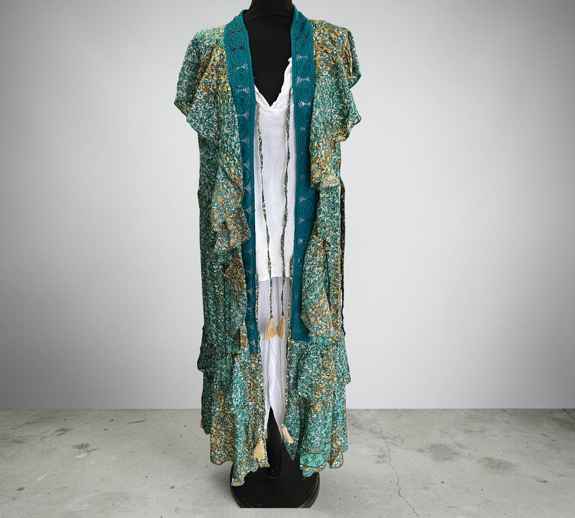 Kimono met foezel zijde met viscose One sizepast voor  mt 48 tot 52
