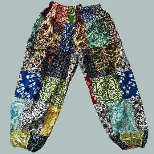 Hippie- Patch work  broek One size past voor mt 48-50-52
