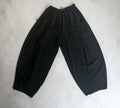 Iets ballonachtige broek zwart One size past voor maat 48-50-52