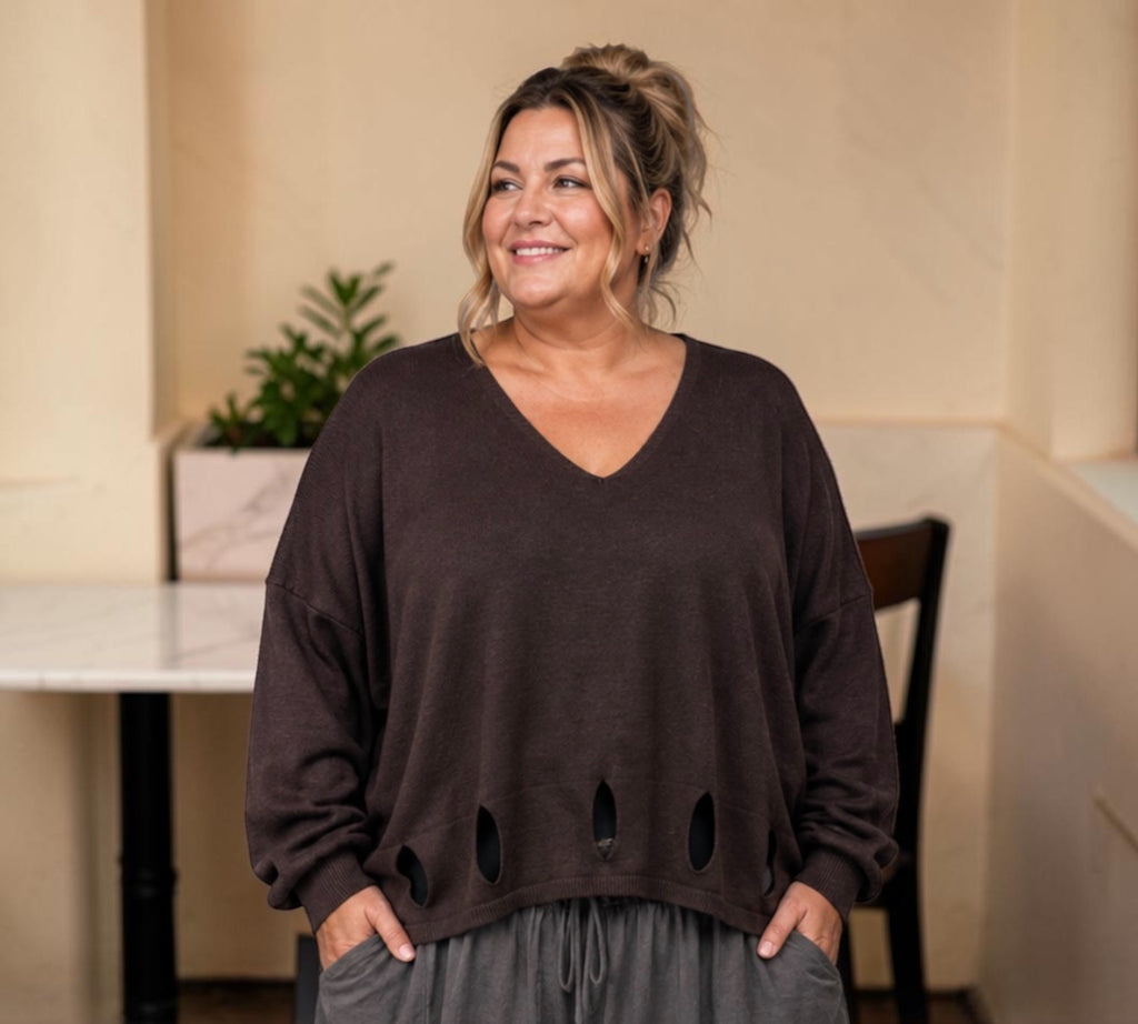 Moonshine trui met gaten onderkant One size past voor meerder maten
