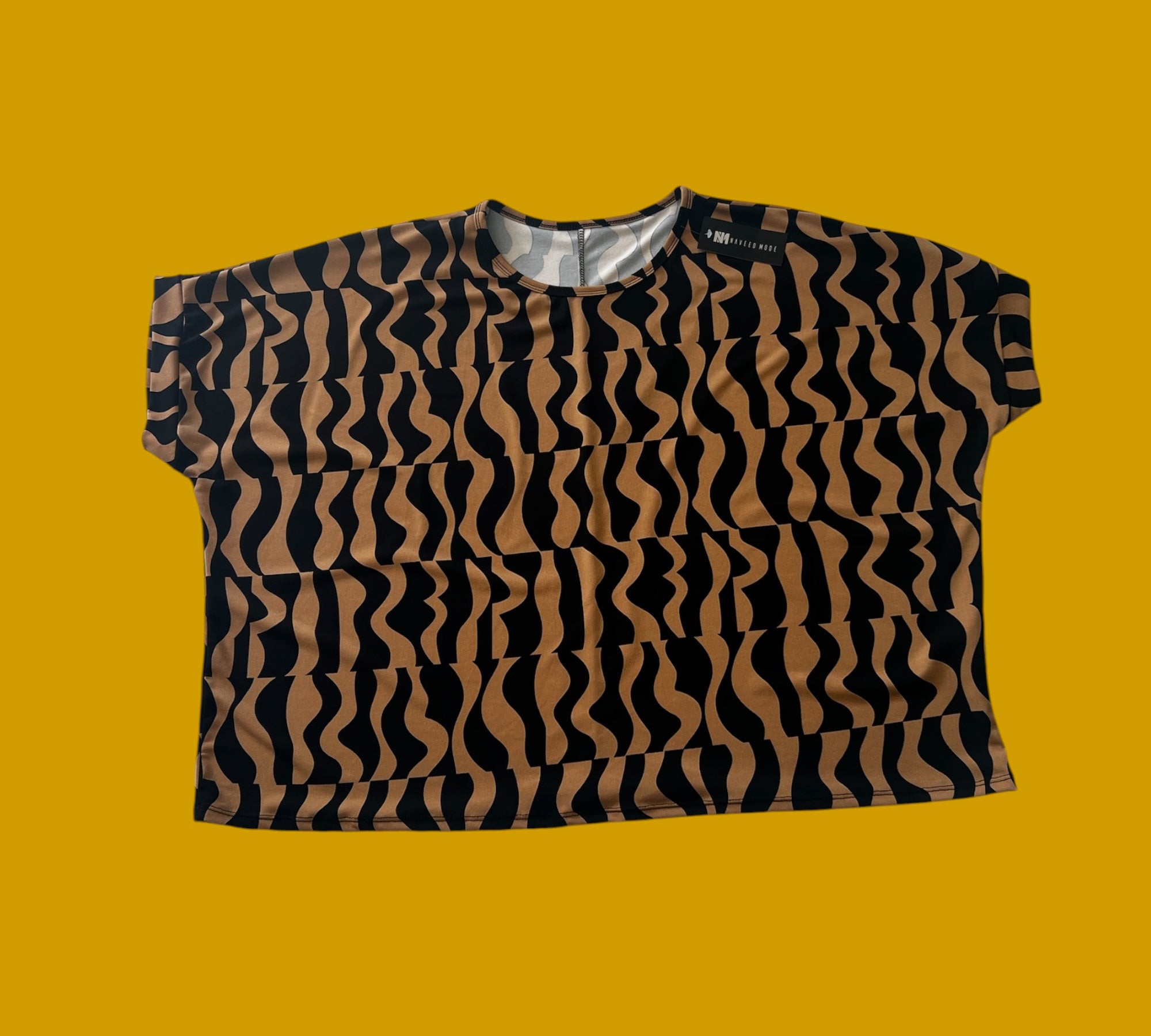 T shirt Naveed  One size past voor meerder maten tot maat 54 🔴