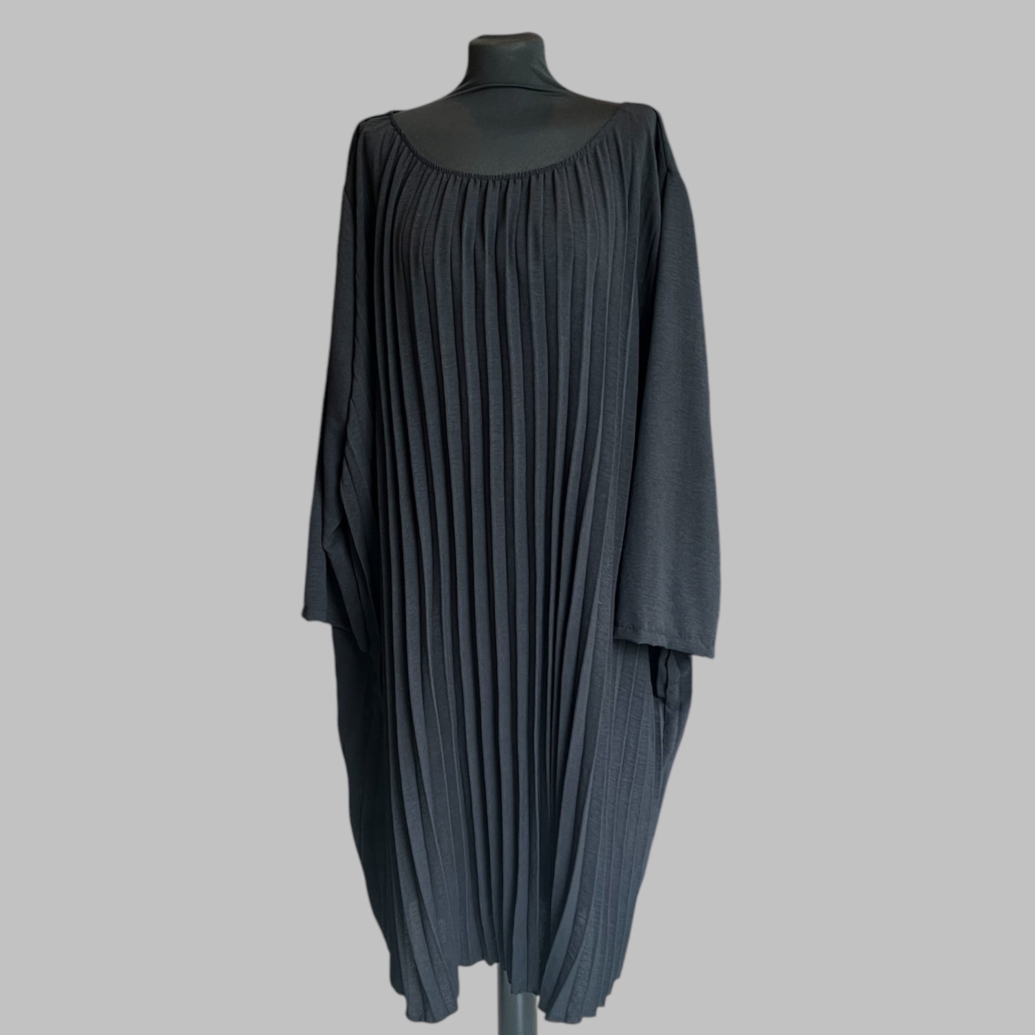 Plisse jurkje viscose zwart Plus size past voor meer maten tot 58