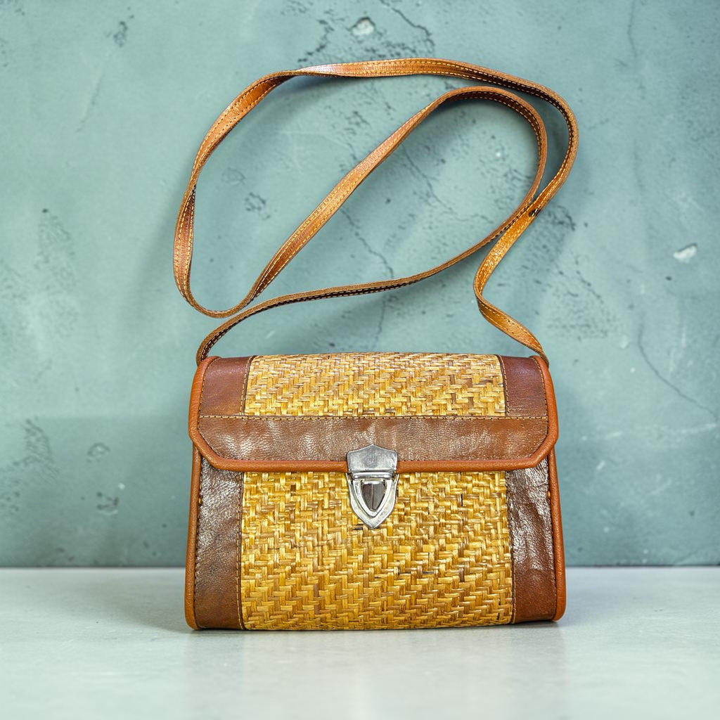 Tasje leer met raffia