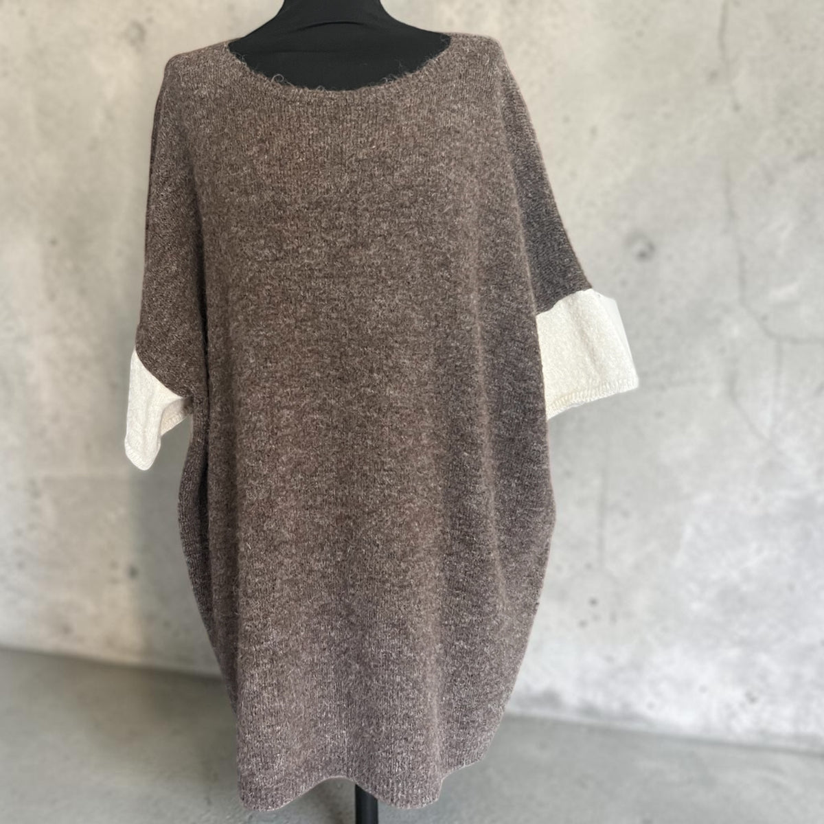 Trui met achterkant streep One size past voor meer maten beige/bruin