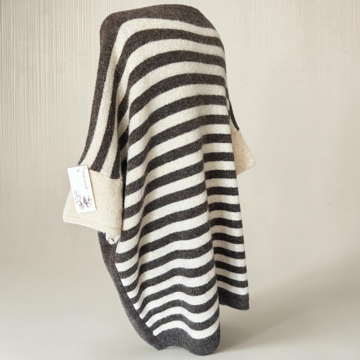 Trui met achterkant streep One size past voor meer maten beige/bruin