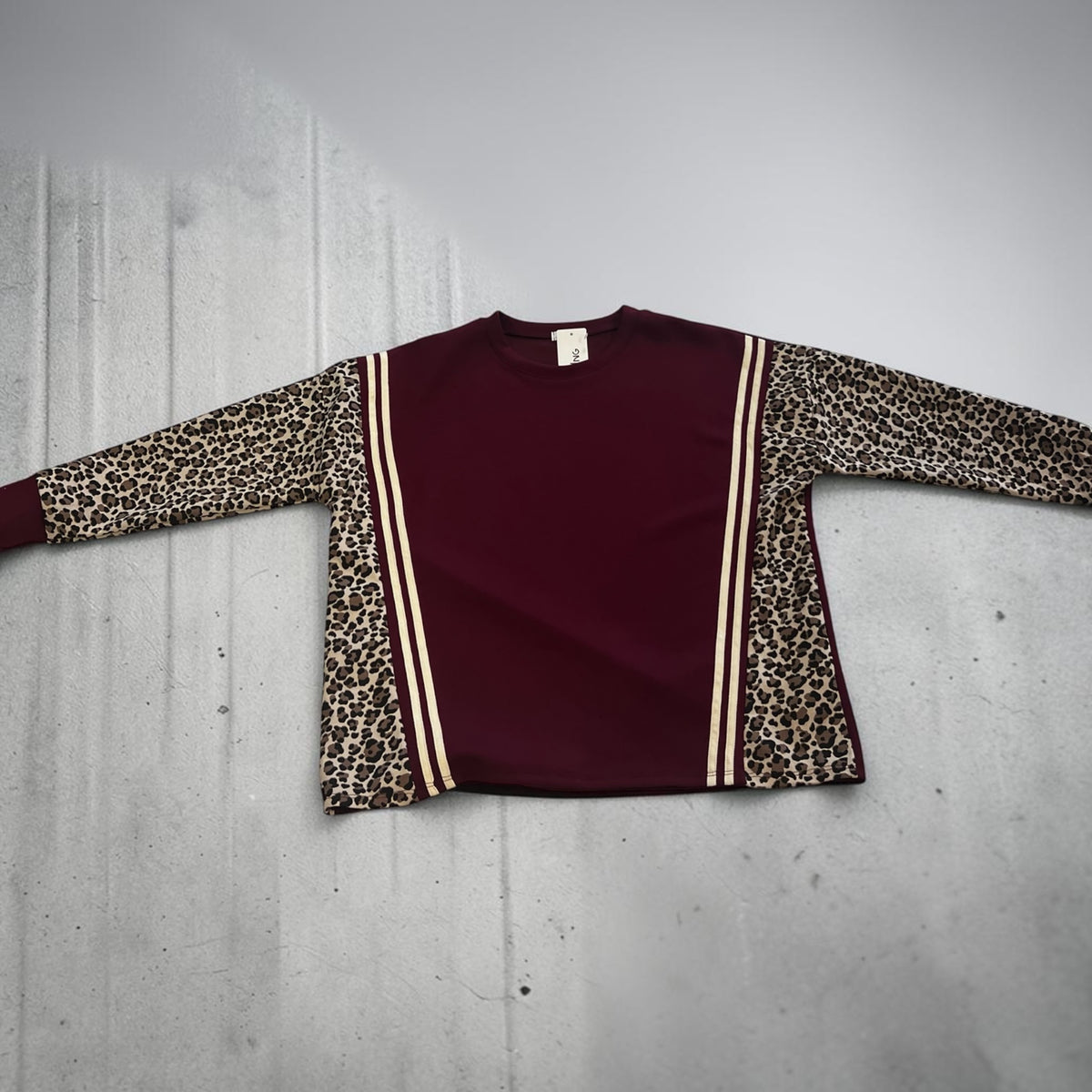 Sweatshirt met panterprint mouwen past voor meerdere maten 38 tot 46