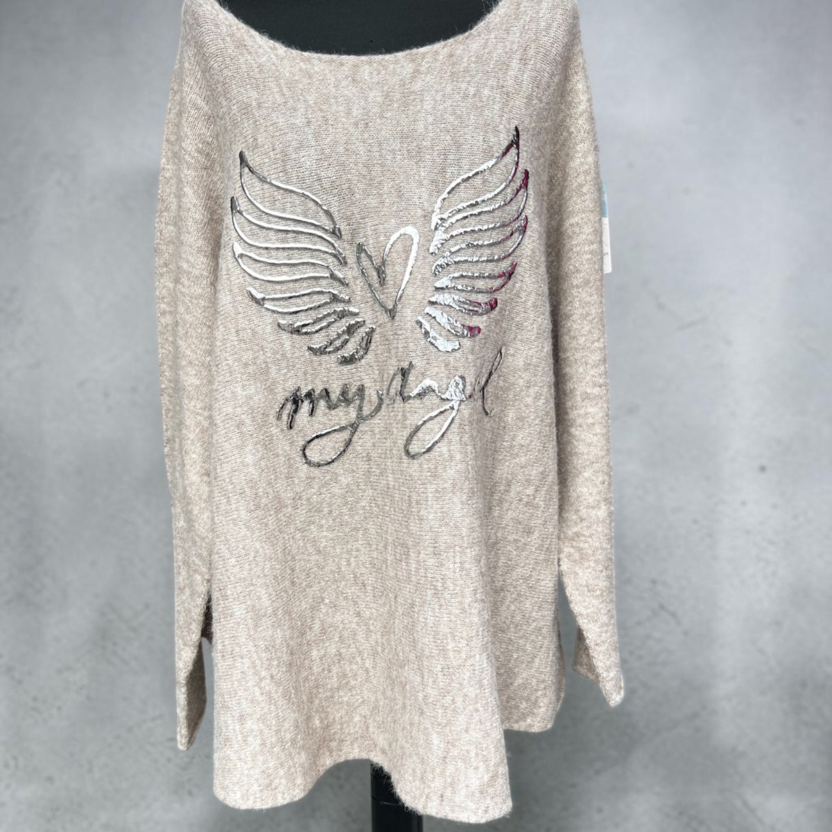 Dunne trui beige met zilveren vleugels One size tot maat 58