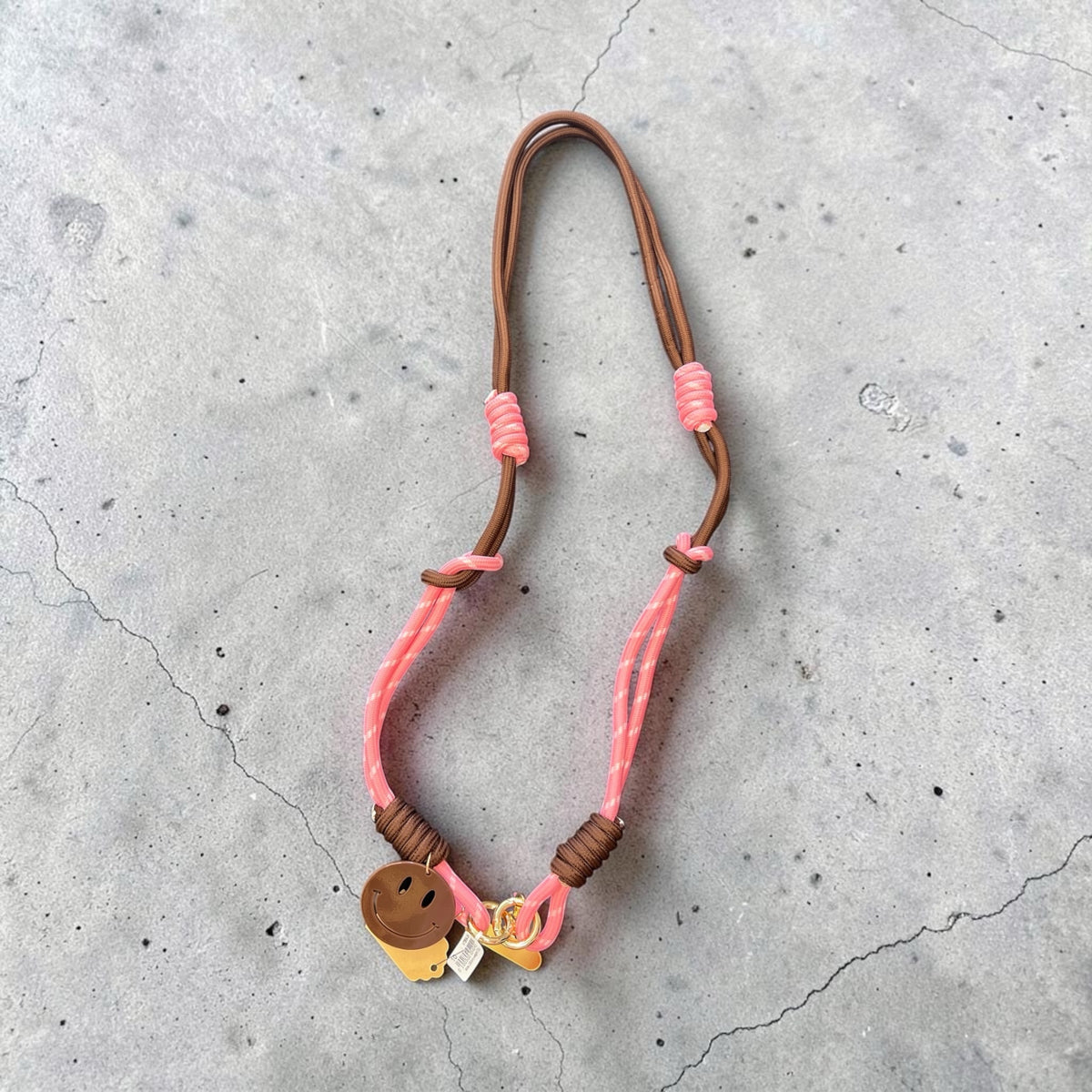 Ketting roze bordeaux en smiley
