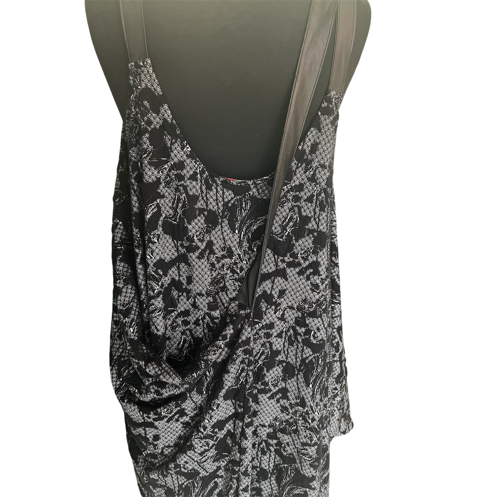Aparte gedrapeerde mouwloze stretch  jurk van Labina Sosan AKH mt 48-50