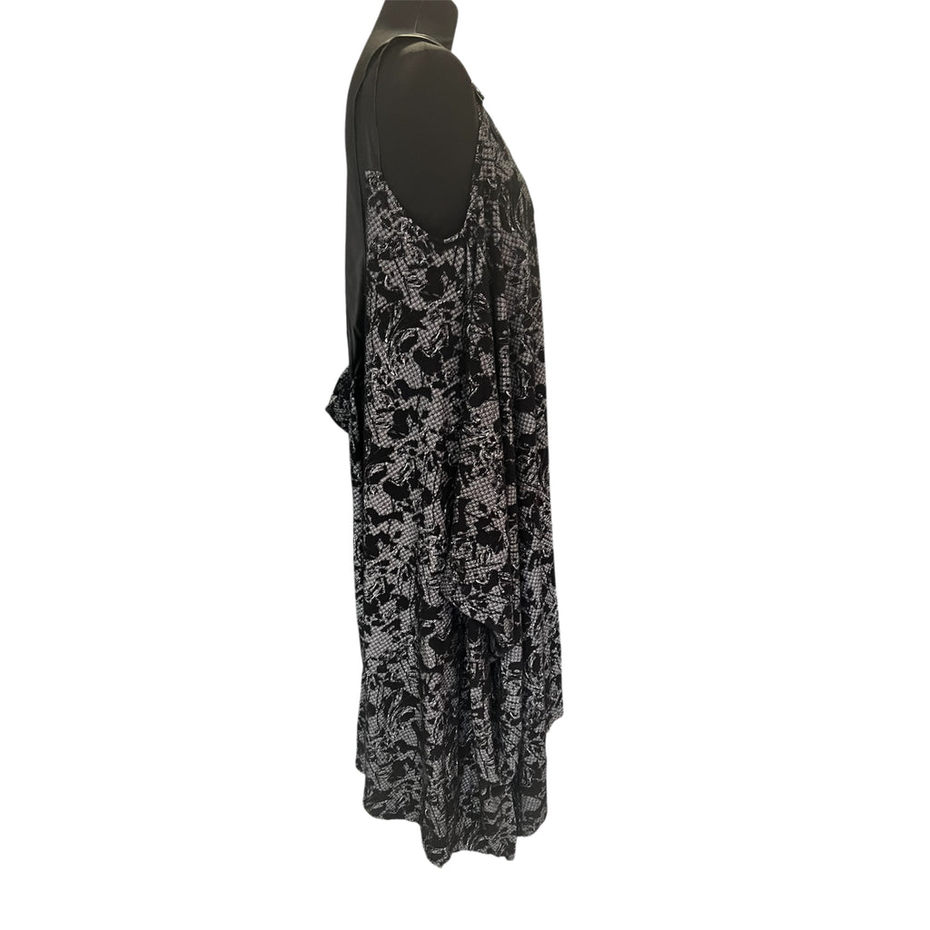 Aparte gedrapeerde mouwloze stretch  jurk van Labina Sosan AKH mt 48-50