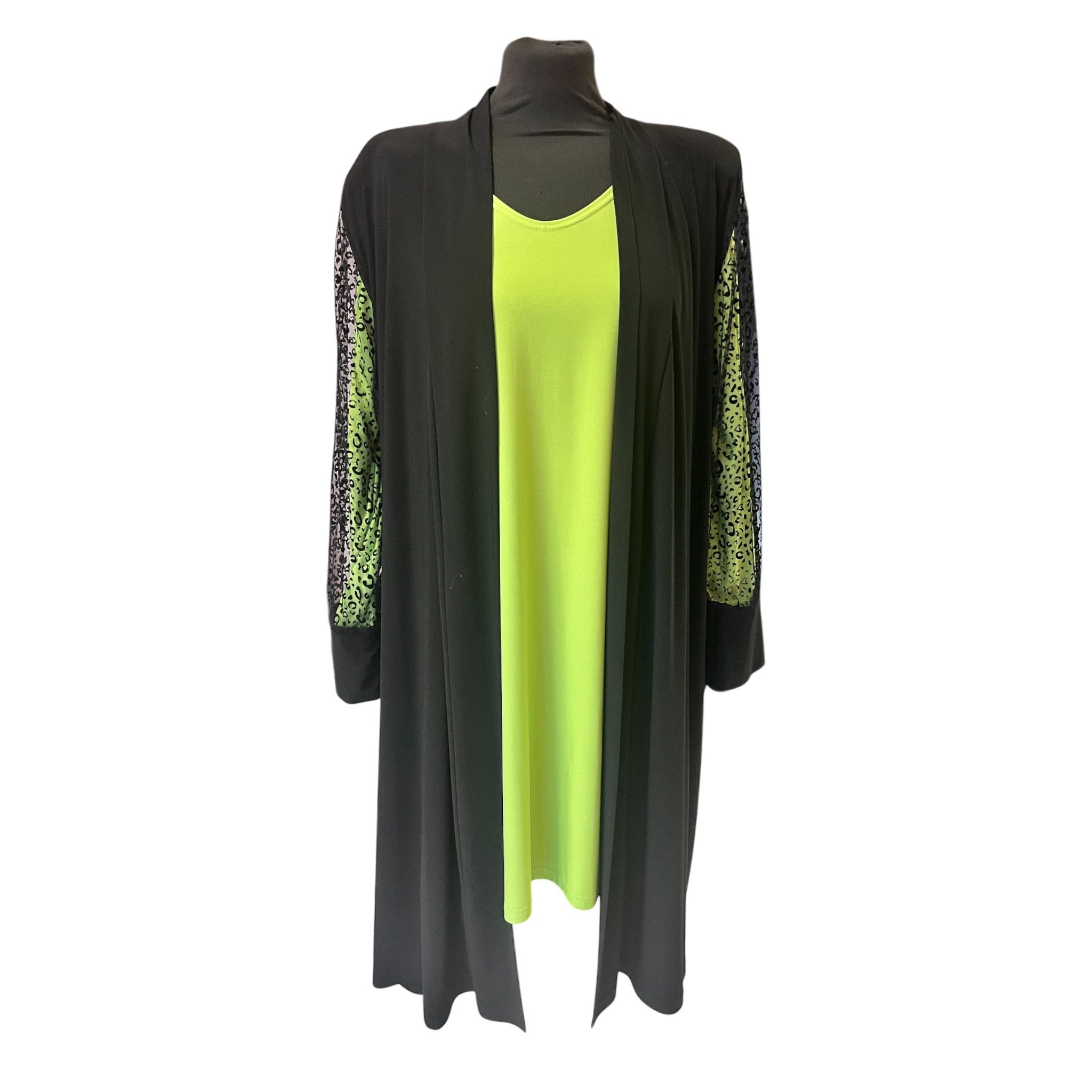 Magna vest zwart met voile mouwen maat 52/54