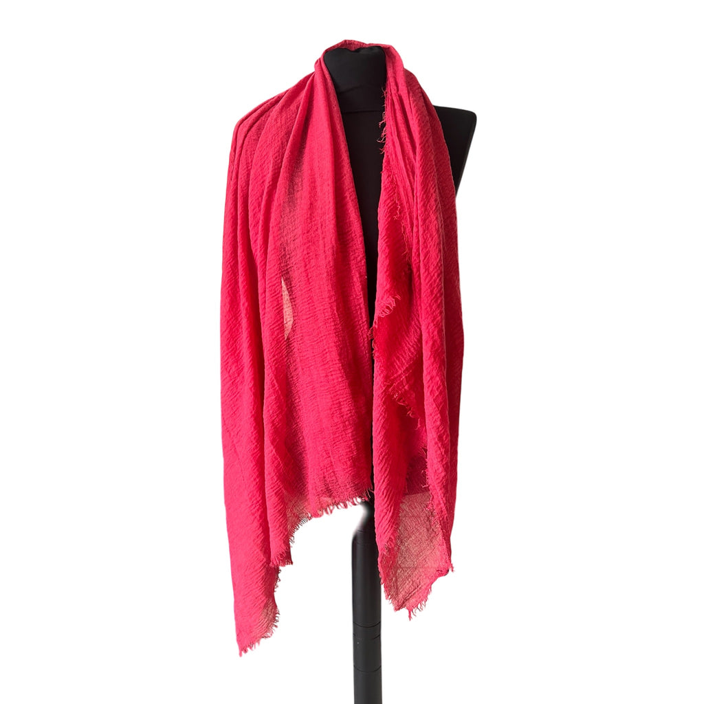 Mousseline sjaal  vaal rood van kleur