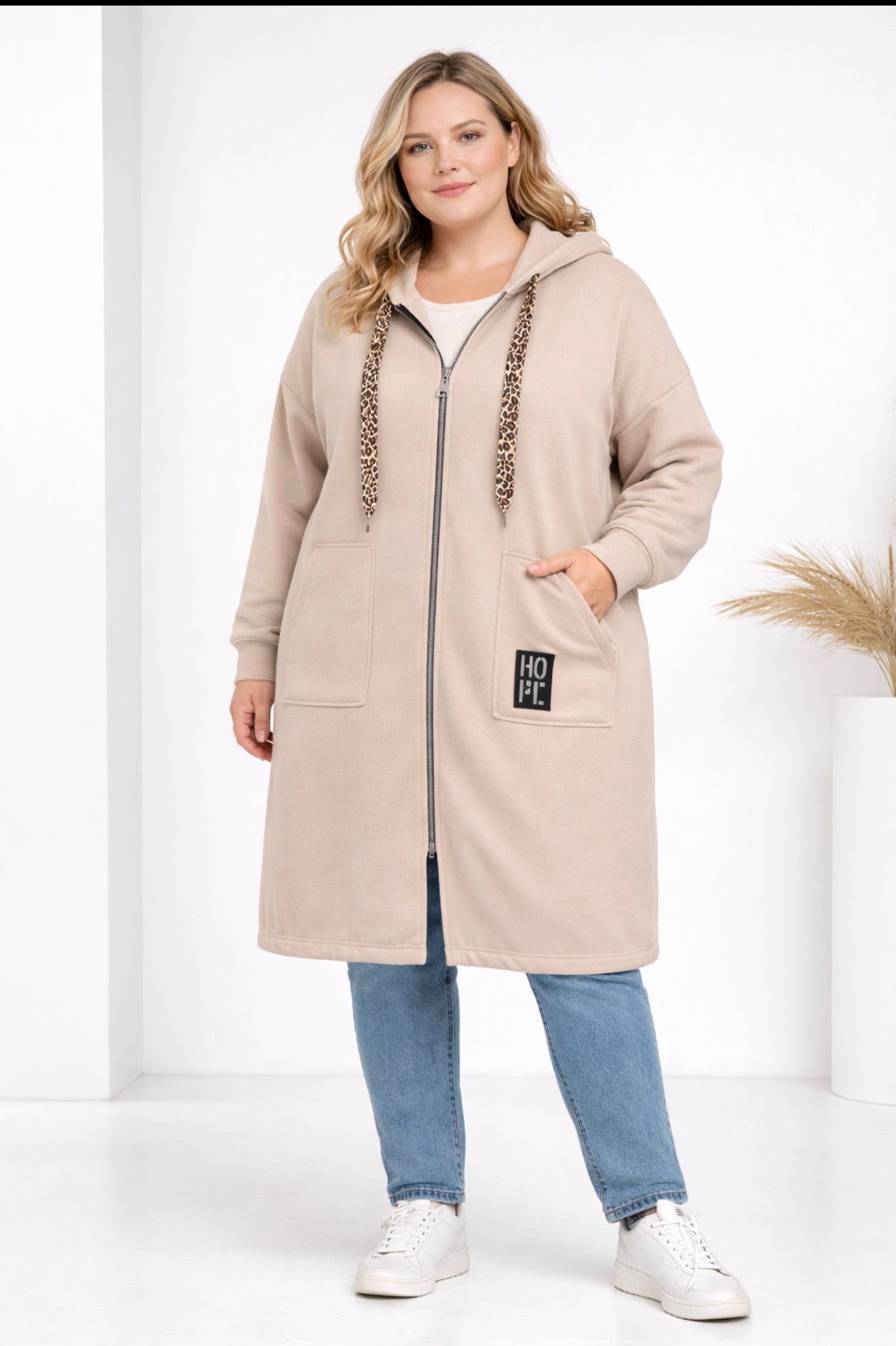 Beige vest lang met capuchon 48