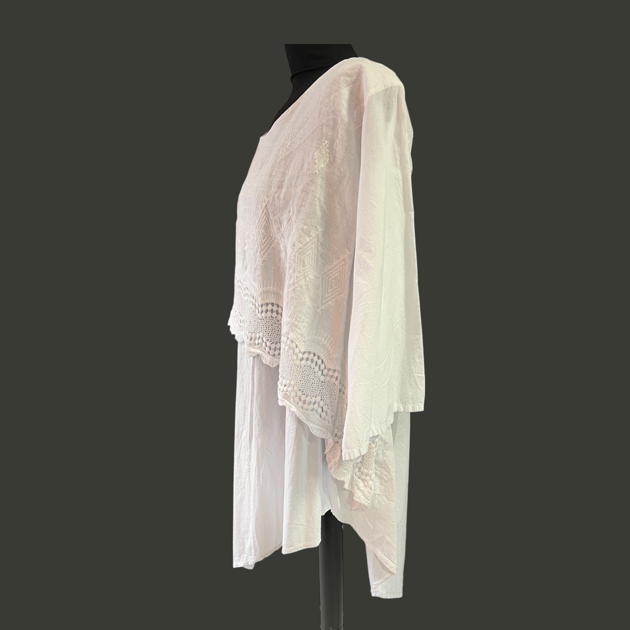 Apart tuniek Moonshine in wit maat  4 = 50-52-54-kleine 56