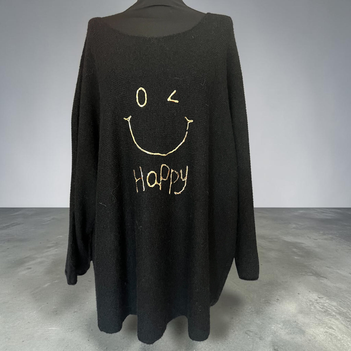 Ruime trui met Happy in goud Plus Size past tot maat 58